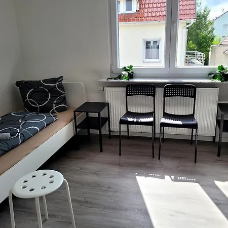 Fischer 2 - Geräumige Monteurs-&ferienwohnung Mit 4 Schlafzimmern - Neu Renoviert Mit Privater Terrasse, Smart-tv&voll Ausgestatteter Küche - Ideal Für Arbeit, Gruppen&familien Villingen-Schwenningen