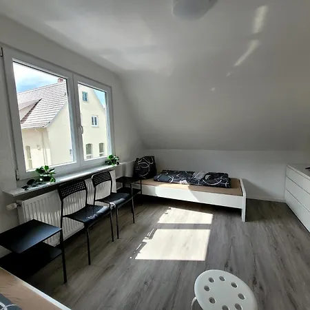 Fischer 2 - Geräumige Monteurs-&ferienwohnung Mit 4 Schlafzimmern - Neu Renoviert Mit Privater Terrasse, Smart-tv&voll Ausgestatteter Küche - Ideal Für Arbeit, Gruppen&familien Apartamento