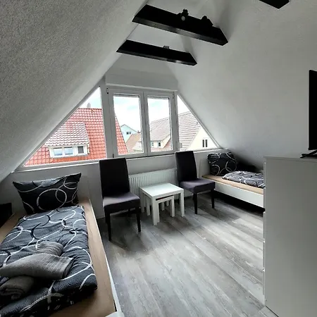 Appartamento Fischer 2 - Geraeumige Monteurs- & Mit 4 Schlafzimmern - Neu Renoviert Mit Privater Terrasse, Smart-tv & Voll Ausgestatteter Kueche - Ideal Fuer Arbeit, Gruppen & Familien *
