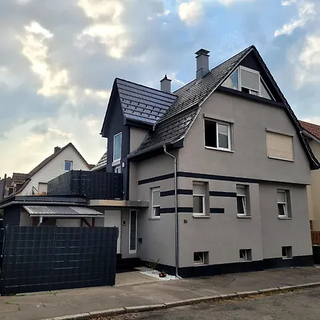 Fischer 2 - Geräumige Monteurs-&ferienwohnung Mit 4 Schlafzimmern - Neu Renoviert Mit Privater Terrasse, Smart-tv&voll Ausgestatteter Küche - Ideal Für Arbeit, Gruppen&familien Villingen-Schwenningen