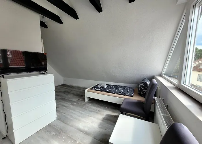 Appartement Fischer 2 - Geraeumige Monteurs- & Mit 4 Schlafzimmern - Neu Renoviert Mit Privater Terrasse, Smart-tv & Voll Ausgestatteter Kueche - Ideal Fuer Arbeit, Gruppen & Familien