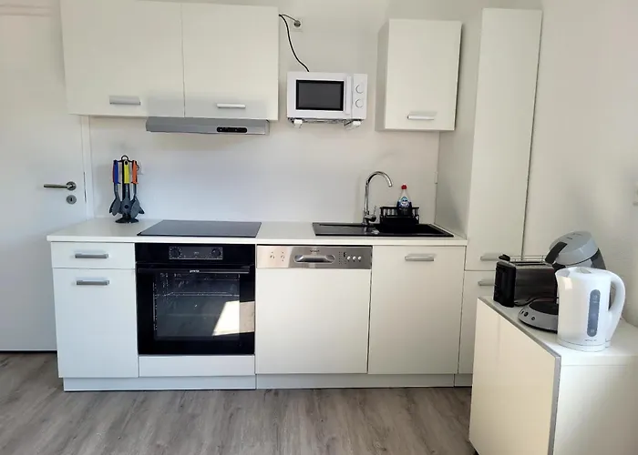 Fischer 2 - Geraeumige Monteurs- & Mit 4 Schlafzimmern - Neu Renoviert Mit Privater Terrasse, Smart-tv & Voll Ausgestatteter Kueche - Ideal Fuer Arbeit, Gruppen & Familien Appartement