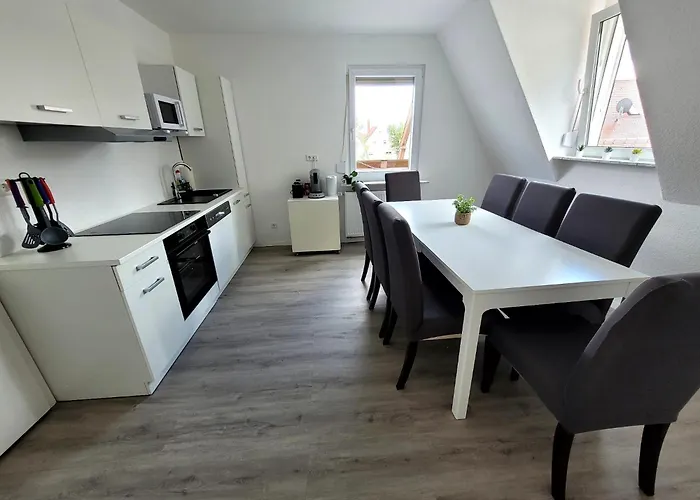 Fischer 2 - Geraeumige Monteurs- & Mit 4 Schlafzimmern - Neu Renoviert Mit Privater Terrasse, Smart-tv & Voll Ausgestatteter Kueche - Ideal Fuer Arbeit, Gruppen & Familien * Villingen-Schwenningen