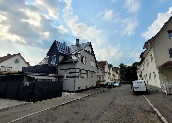 Fischer 2 - Geraeumige Monteurs- & Mit 4 Schlafzimmern - Neu Renoviert Mit Privater Terrasse, Smart-tv & Voll Ausgestatteter Kueche - Ideal Fuer Arbeit, Gruppen & Familien *