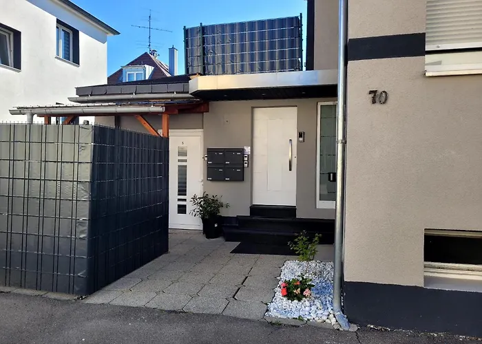 Fischer 2 - Geraeumige Monteurs- & Mit 4 Schlafzimmern - Neu Renoviert Mit Privater Terrasse, Smart-tv & Voll Ausgestatteter Kueche - Ideal Fuer Arbeit, Gruppen & Familien * Villingen-Schwenningen